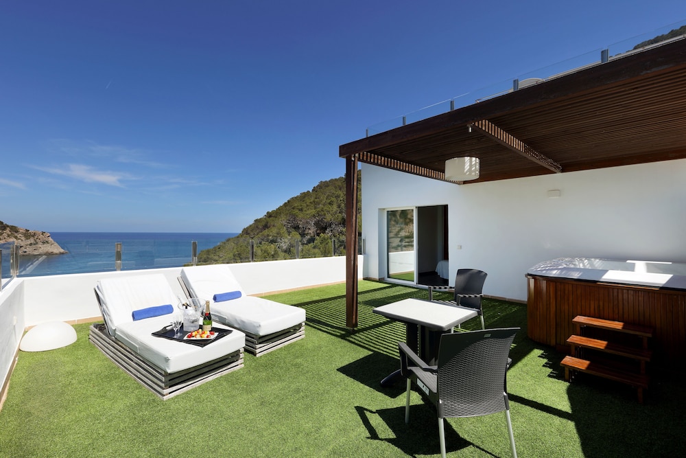 palladium hotel cala llonga adults only