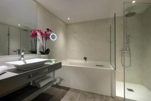 palladium hotel cala llonga adults only