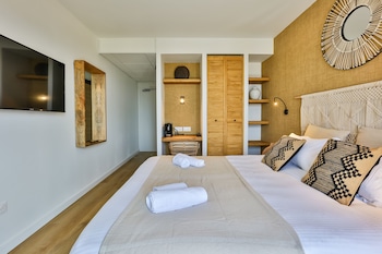 hotel and spa face a la mer