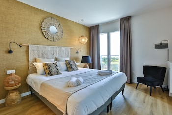 hotel and spa face a la mer