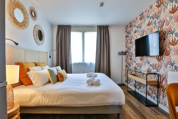 hotel and spa face a la mer