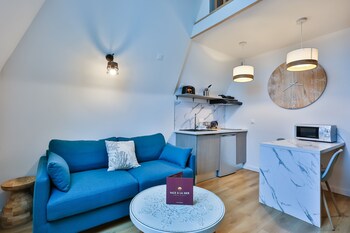 hotel and spa face a la mer