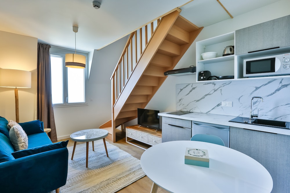 hotel and spa face a la mer