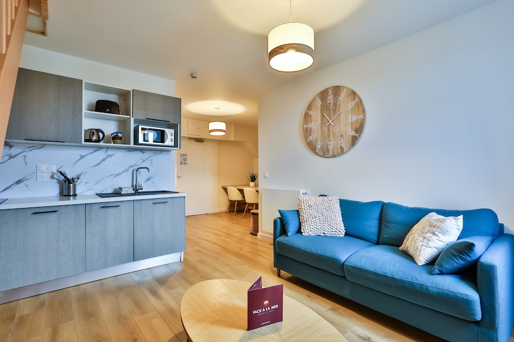 hotel and spa face a la mer