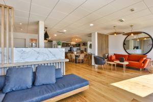 hotel and spa face a la mer