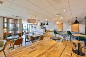 hotel and spa face a la mer