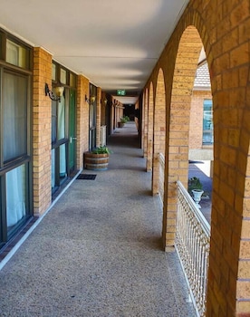 cumberland motor inn