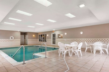 Country Inn & Suites By Radisson, Newport News South, Va,Virginia>>Newport News,3 star