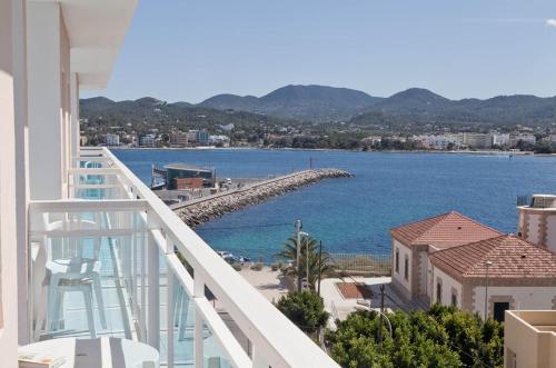 aparhotel vibra central city adults only