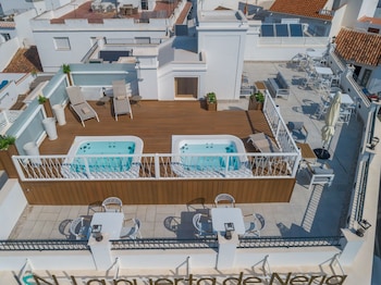 la puerta de nerja hostal boutique