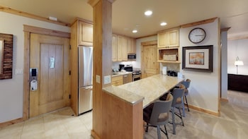 manor vail lodge