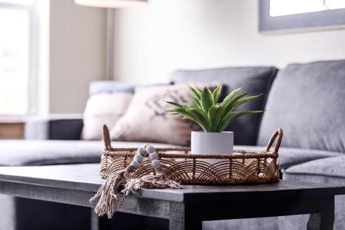 Spectacular Townhome Near Breweries And River District!,,2 star
