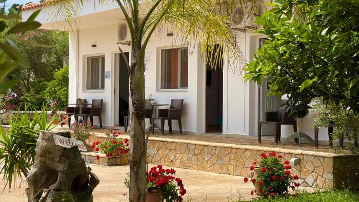 rida village ksamil island