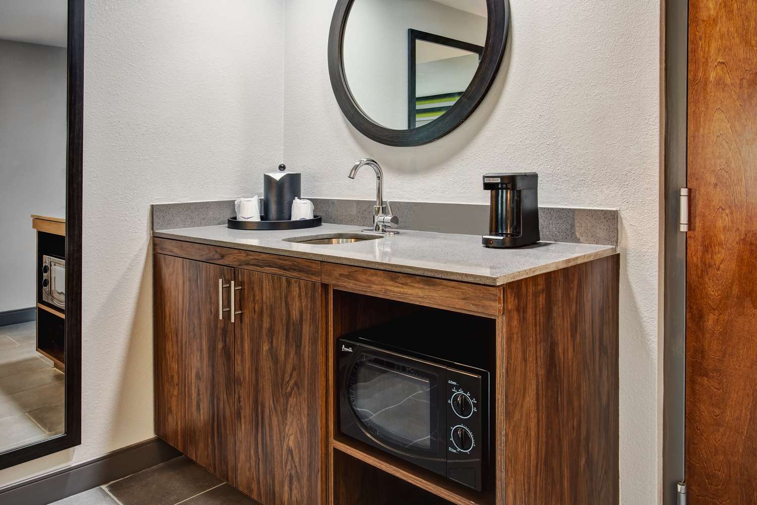 hampton inn and suites cape coral fort myers area fl