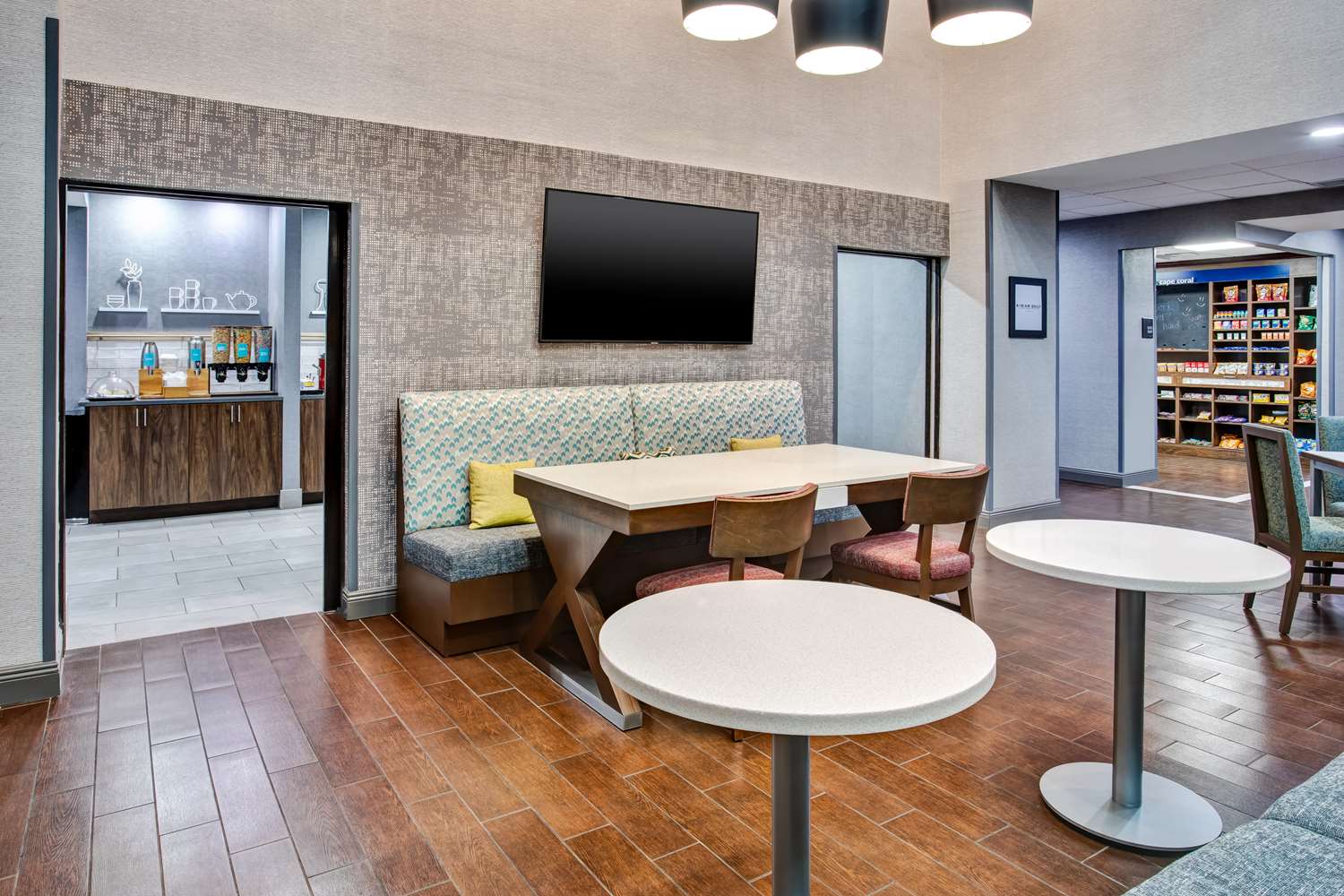 hampton inn and suites cape coral fort myers area fl