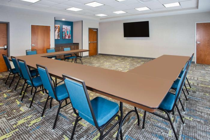 hampton inn and suites cape coral fort myers area fl