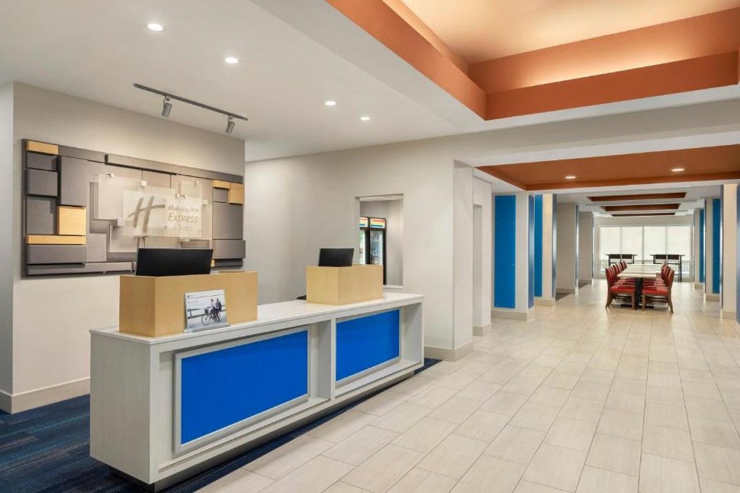 holiday inn express and suites ft myers east the forum