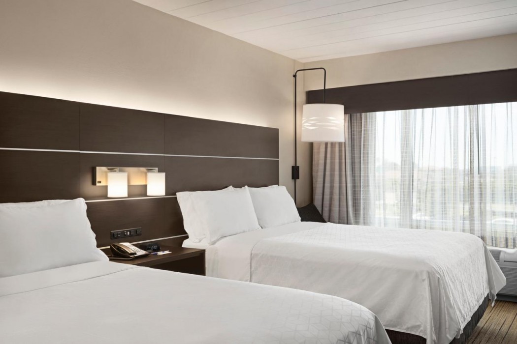 holiday inn express and suites ft myers east the forum