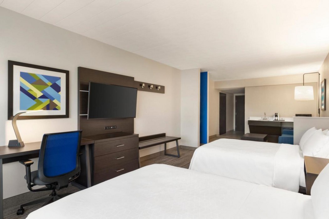 holiday inn express and suites ft myers east the forum