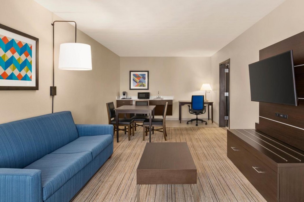 holiday inn express and suites ft myers east the forum