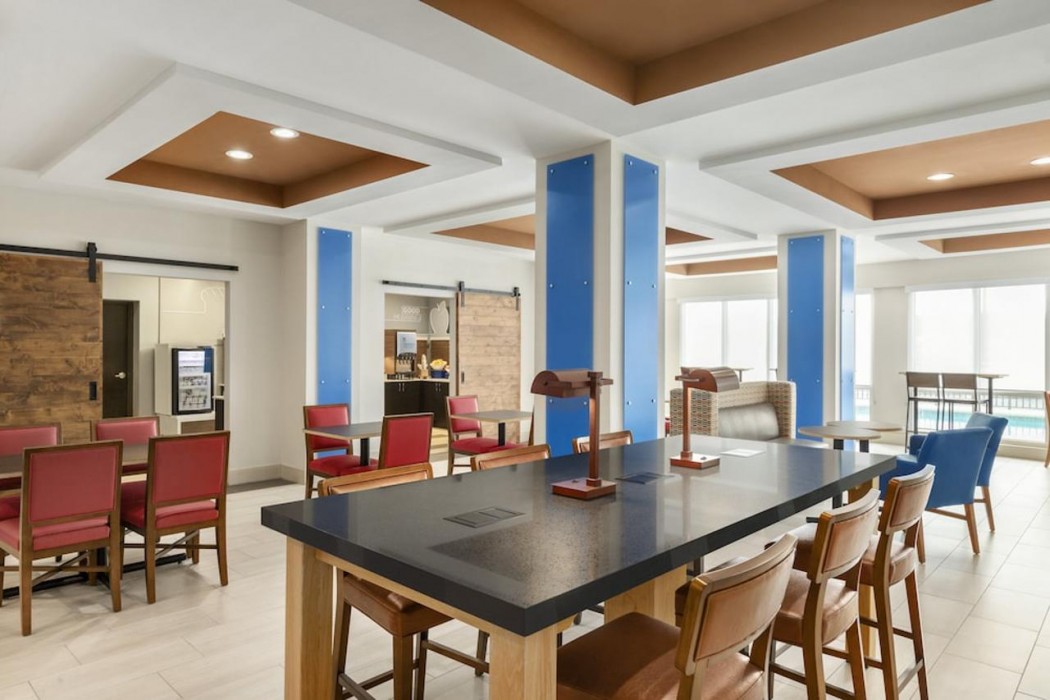 holiday inn express and suites ft myers east the forum