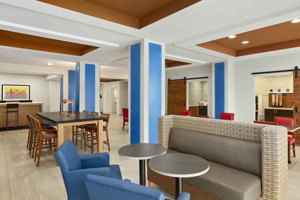 holiday inn express and suites ft myers east the forum