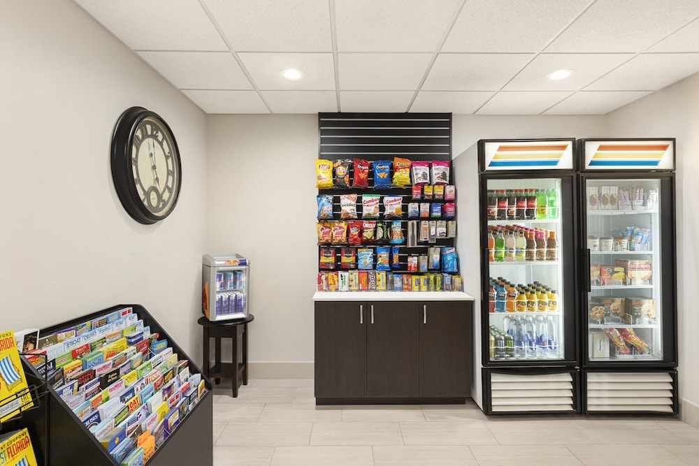 holiday inn express and suites ft myers east the forum