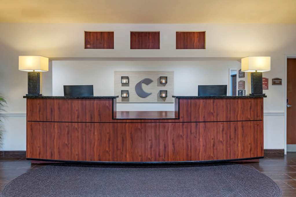 comfort inn and suites airport