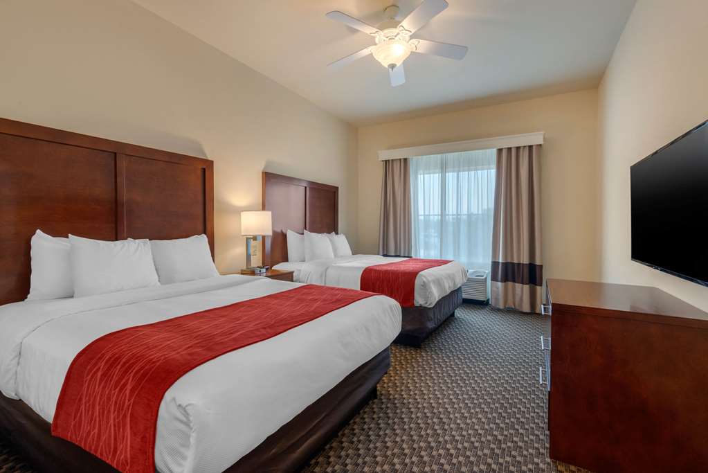 comfort inn and suites airport