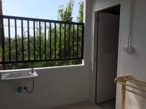 sea breeze backpacker