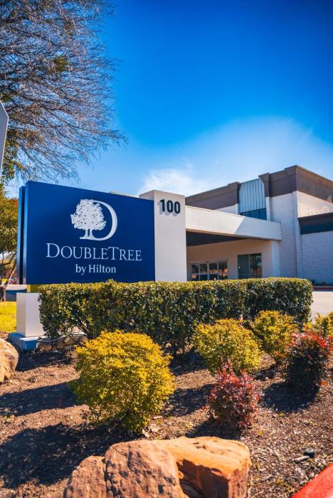 doubletree by hilton fort worth south