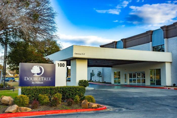 doubletree by hilton fort worth south