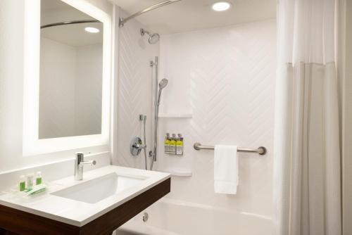 doubletree by hilton fort worth south