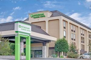 wyndham garden charlotte airport southeast