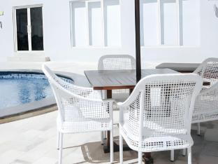 azana style hotel pamekasan madura