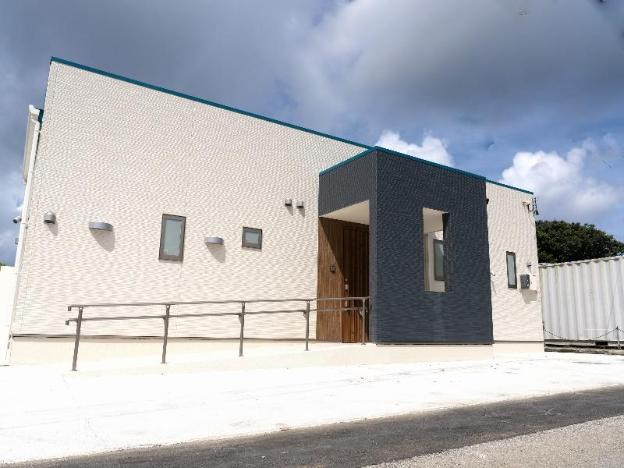 churaumi village pool and terrace