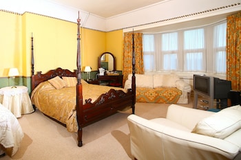 meare manor