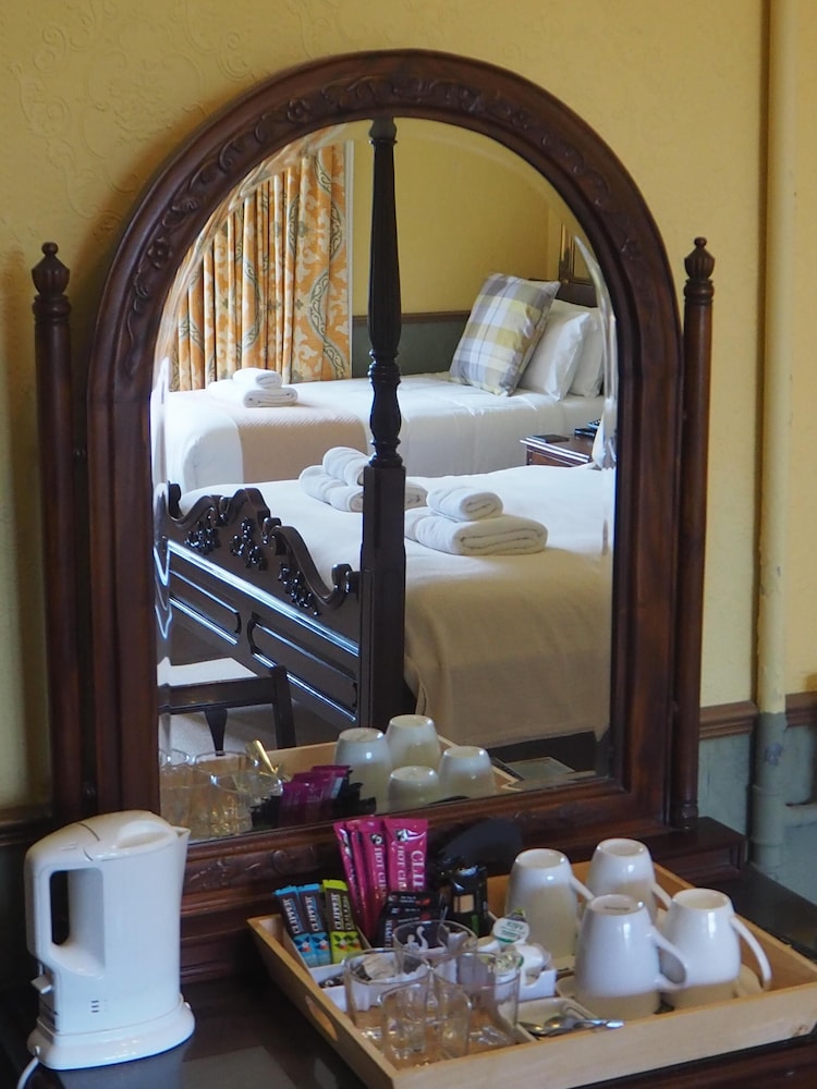 meare manor