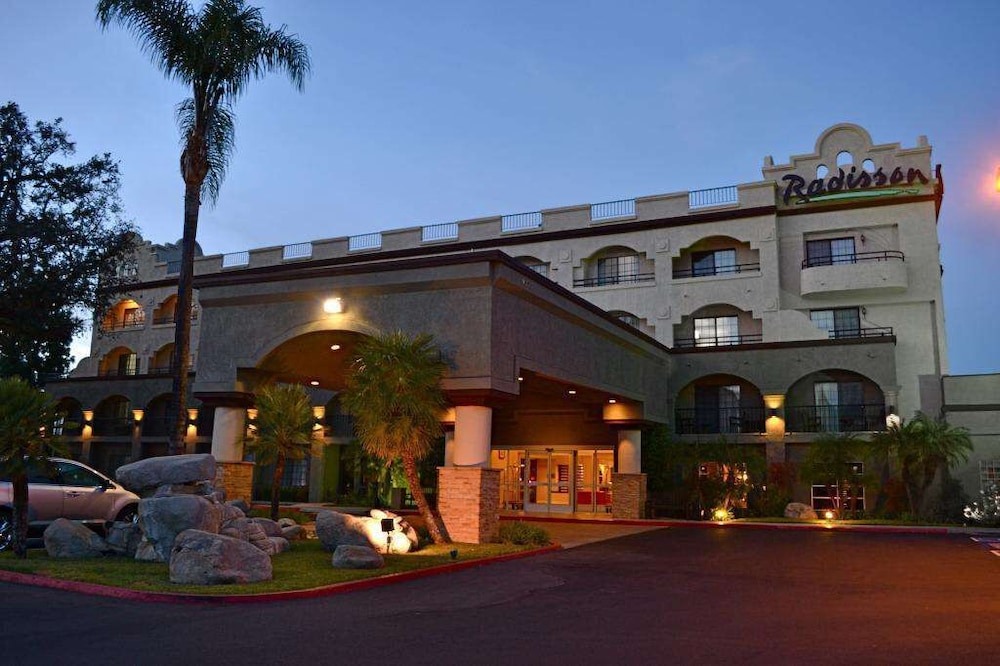 doubletree by hilton chatsworth