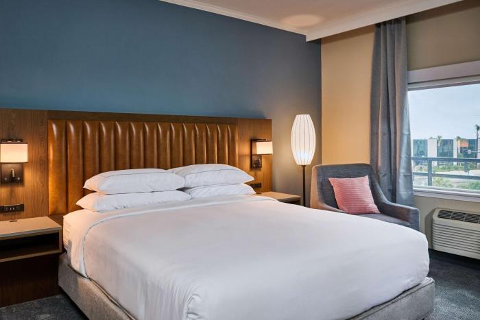 doubletree by hilton chatsworth