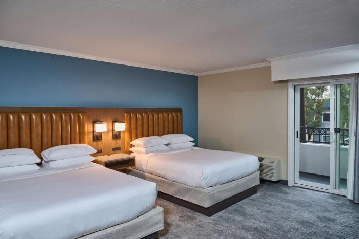 doubletree by hilton chatsworth