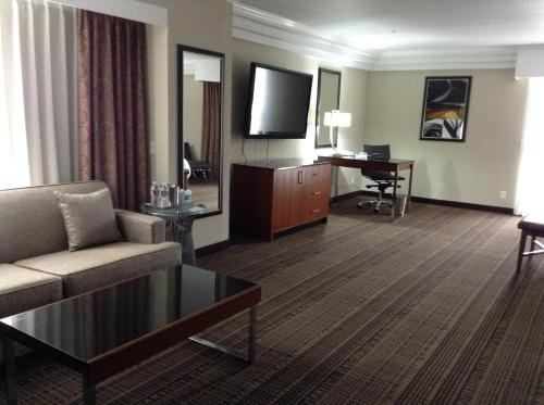 doubletree by hilton chatsworth