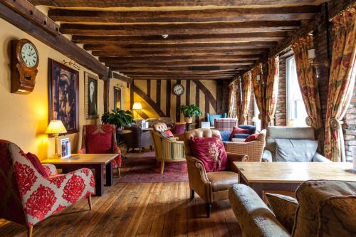 the saracens head hotel