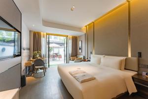 atour hotel wuzhen