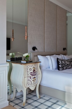 the alest hotel