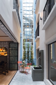the alest hotel