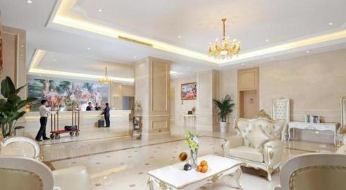 vienna hotel yunnan baoshan yongchang road airport