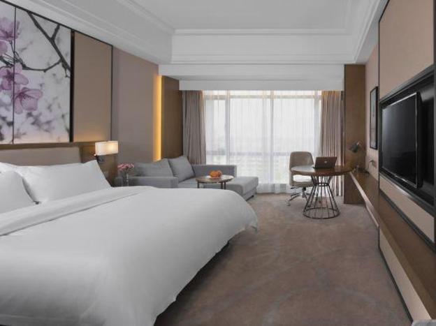 vienna international hotel loudi stadium