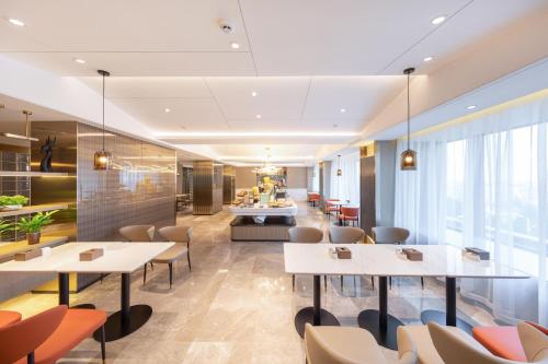 atour hotel linyi beijing road