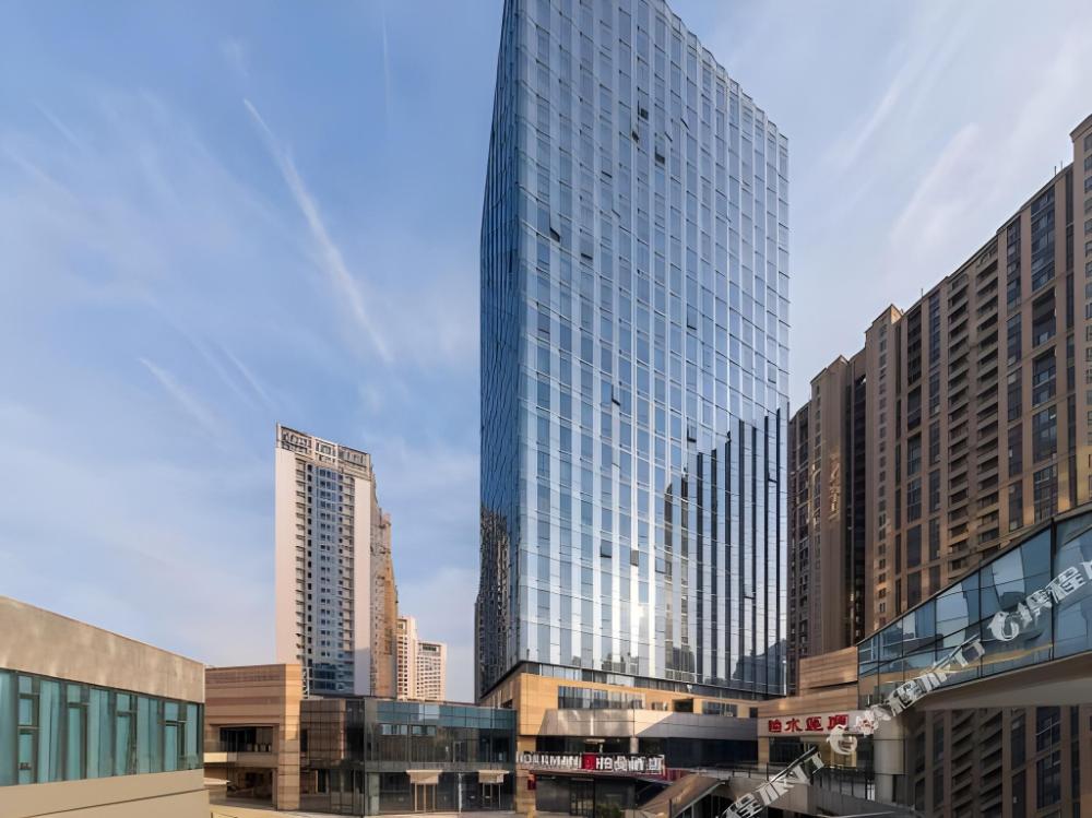 borrman hotel jinan west station greenland central plaza